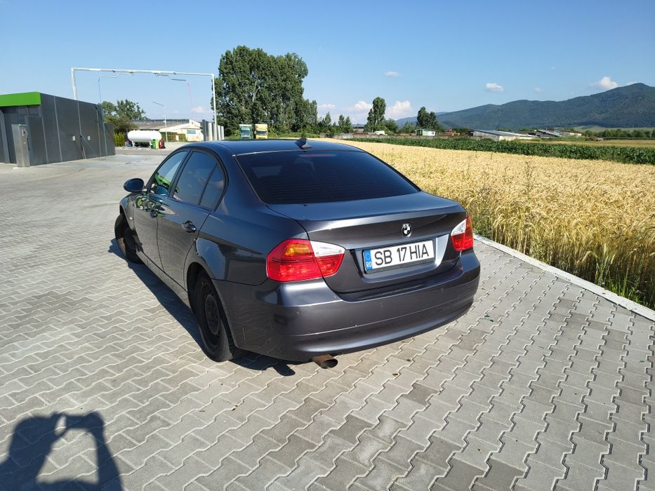 BMW 318i 2006 - E90
