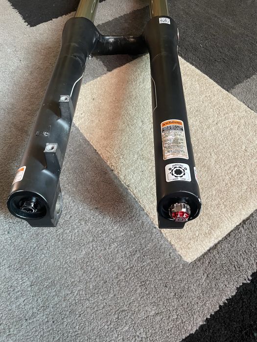 Vand Furca Marzocchi 380 C2R2 Titanium 26/27.5 + Pipa Truvativ