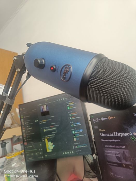 Продам микрофон Blue Yeti синий
