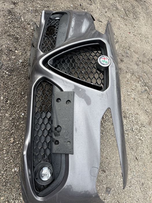 Предна броня Alfa Romeo Stelvio 2019год.