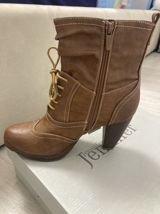 Botine marimea 39 nu au fost purtate niciodata