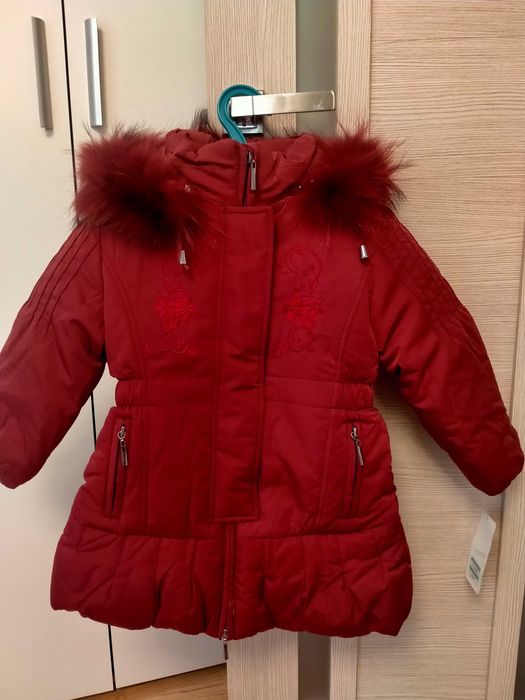 Продам зимний пуховик на девочку