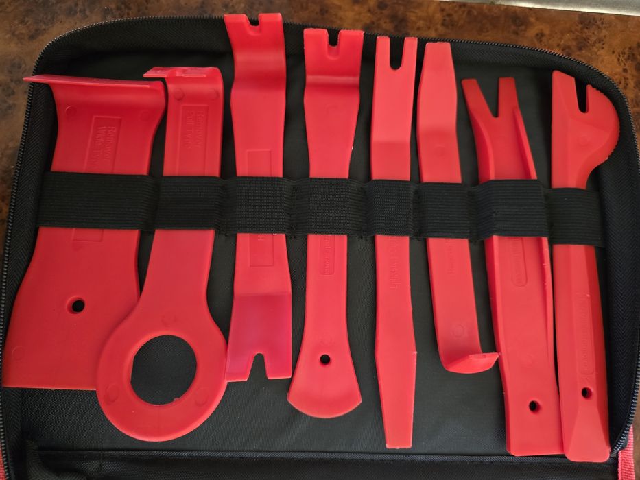 Nabor maxsus ish qurollari sotiladi