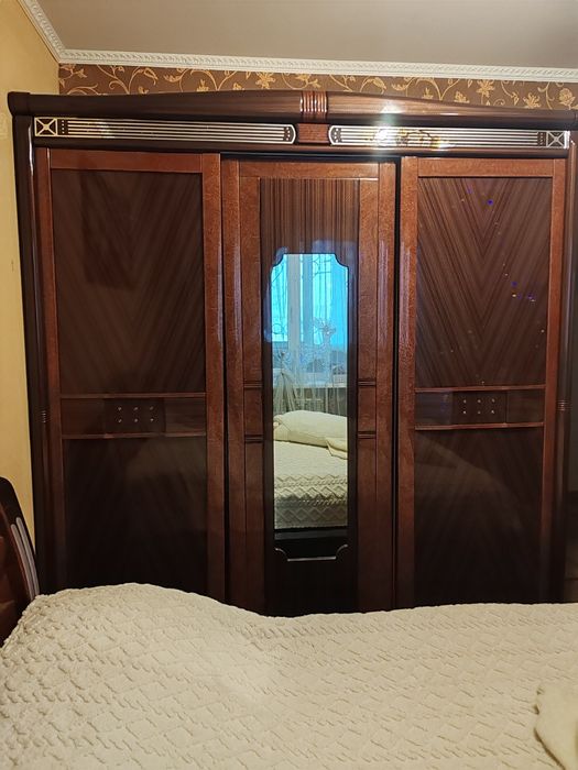 Продам спальный гарнитур