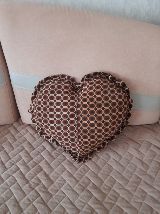 Продам диванные подушки.