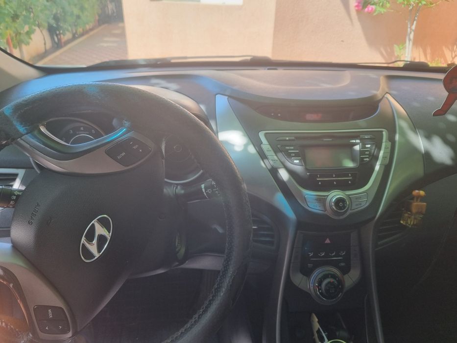 Hyundai Elantra 2013