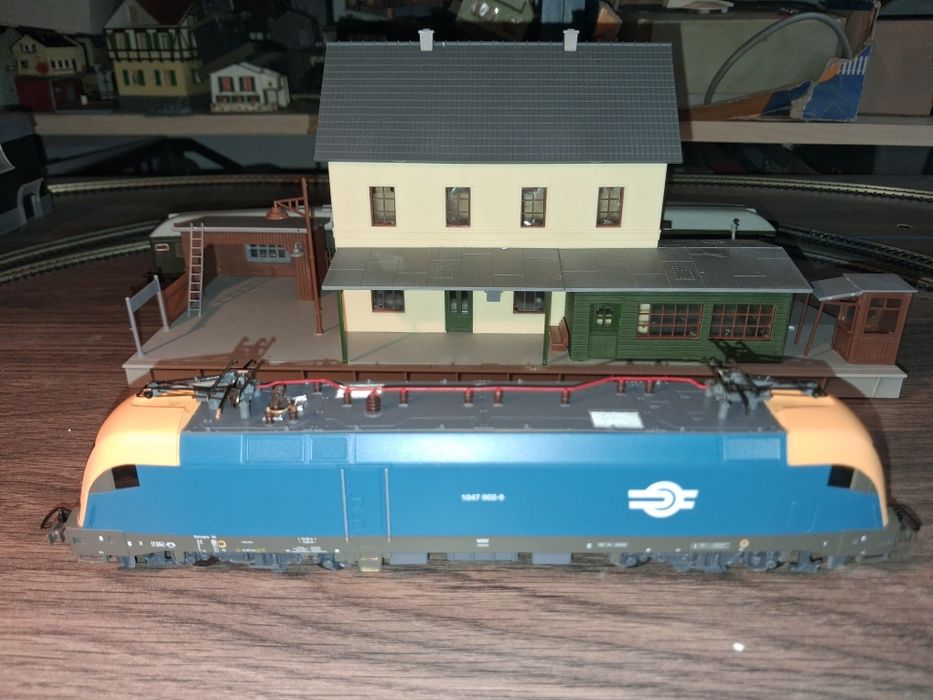 Locomotiva taurus piko scara HO