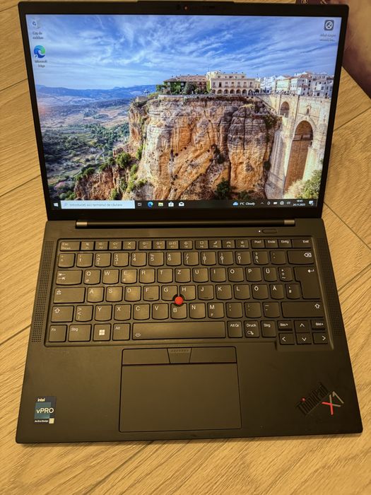 Lenovo x1 carbon i5-1345u