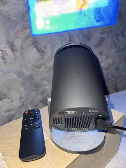 Проектор. Projector HY300