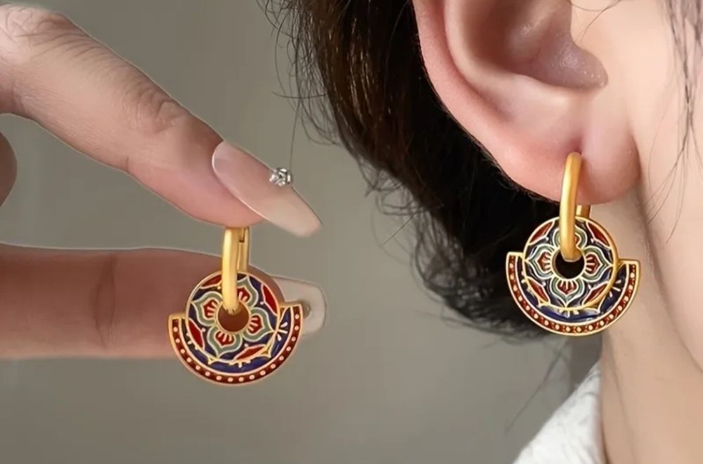 Красивые серьги ,бижутерия