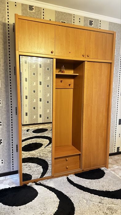 Продам Шкаф б/у