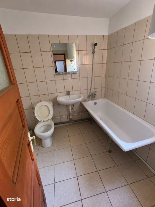 Spatiu comercial de inchiriat, 63 mp, zona Bariera Valcii