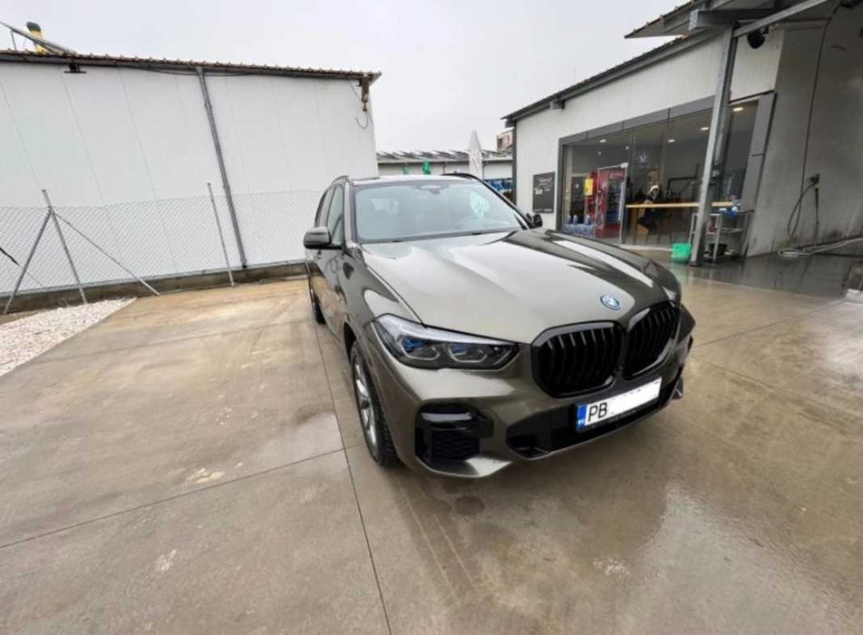 Автомобил BMW X5 x5 45e