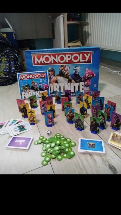 Продавам настолни игри и пъзели