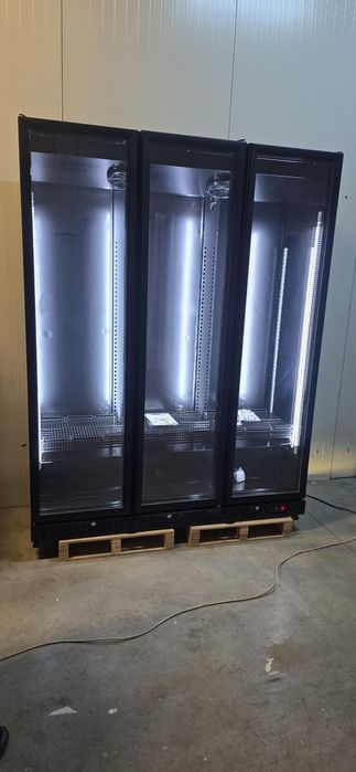 Vitrina frigorifica 3 uși nouă