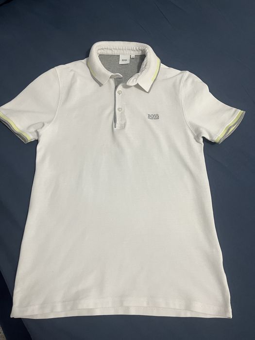 Vand tricouri Polo in stare foarte buna