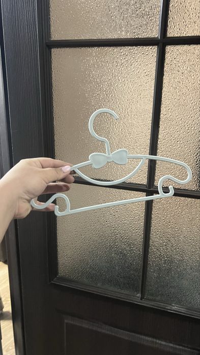 Продам вешалки для одежды