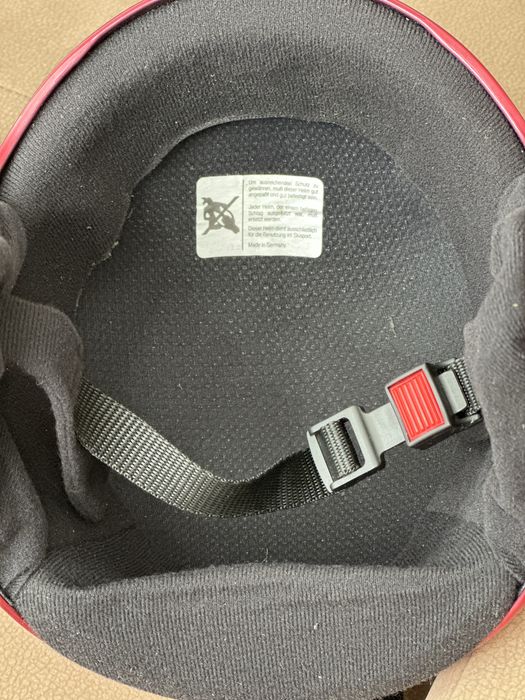 Ски каска Uvex с твърди уши