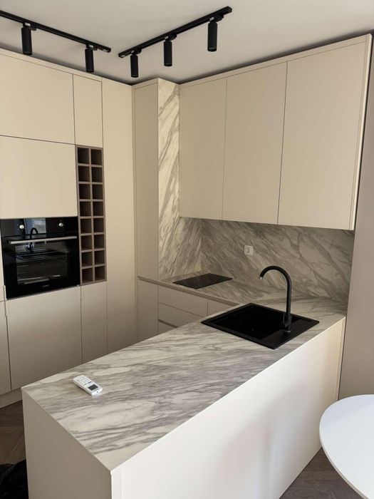 Дава се под наем Двустаен апартамент в Пловдив, Христо Смирненски - 78 кв.м за 600 € - Снимка #2