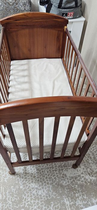 Детский кровать в хорошем состояние