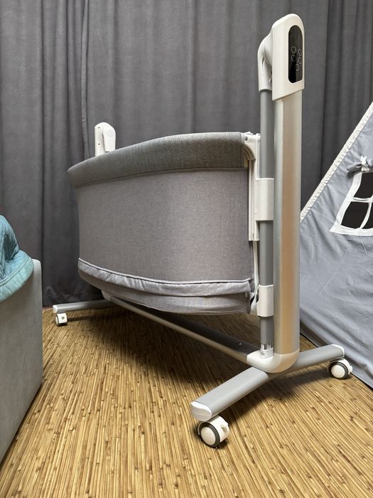 Детская кроватка: люлька + манеж