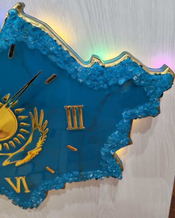 Продам часы. Ручная работа.