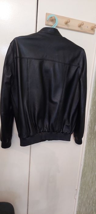 Мужская кожаная куртка продам
