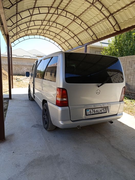 Продам автомобиль Мерседес Вито