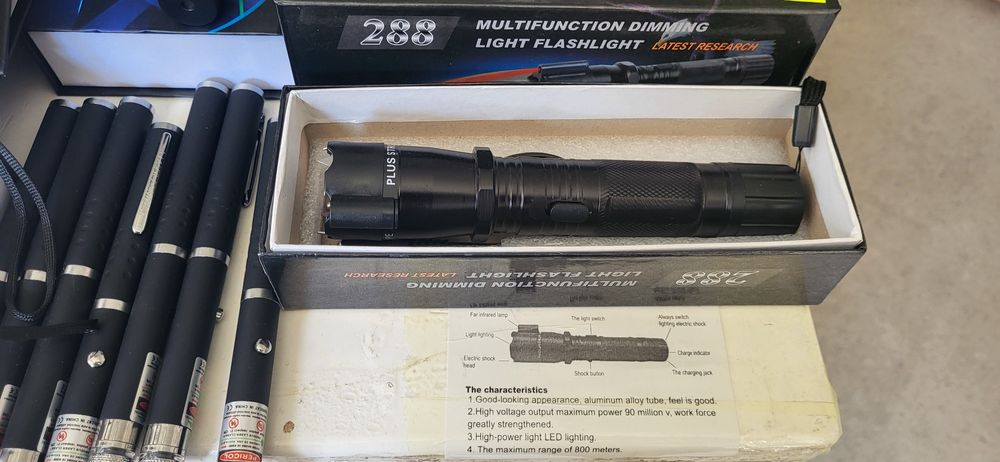 Lanterna autoaparare si laser green acumulator