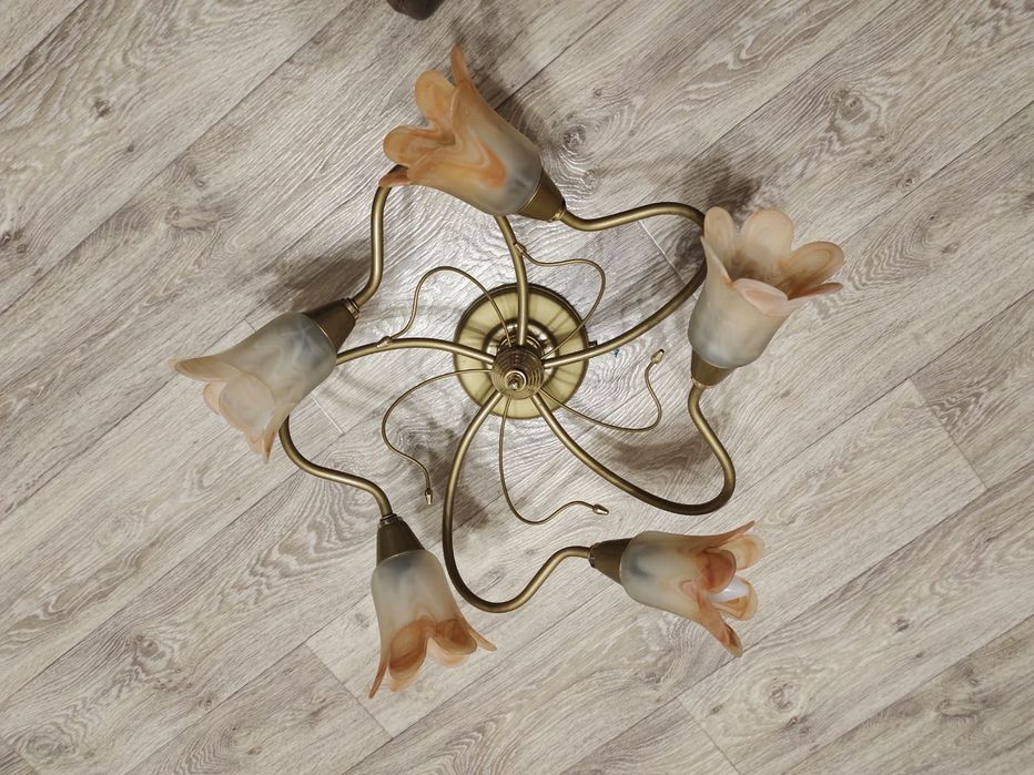 Продаются люстра и бра