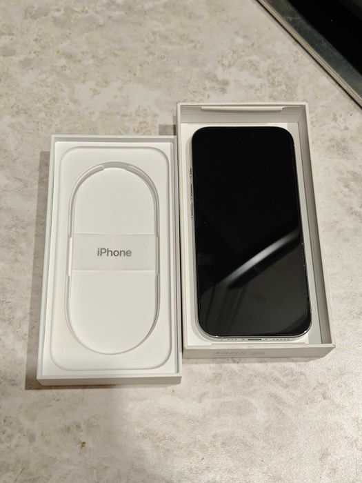 iPhone 16 Pro 128GB White, АКБ 93%, Идеал