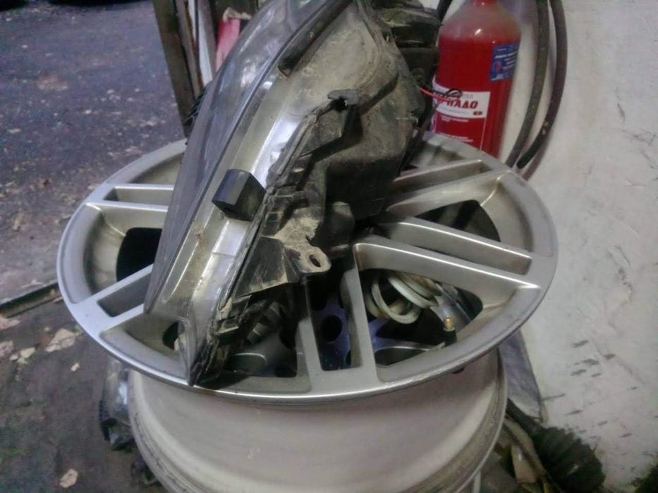 Фарове за LEXUSIS220D