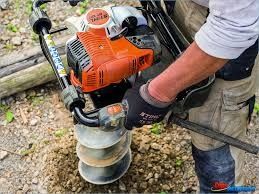 Пробурем лунки под стойки