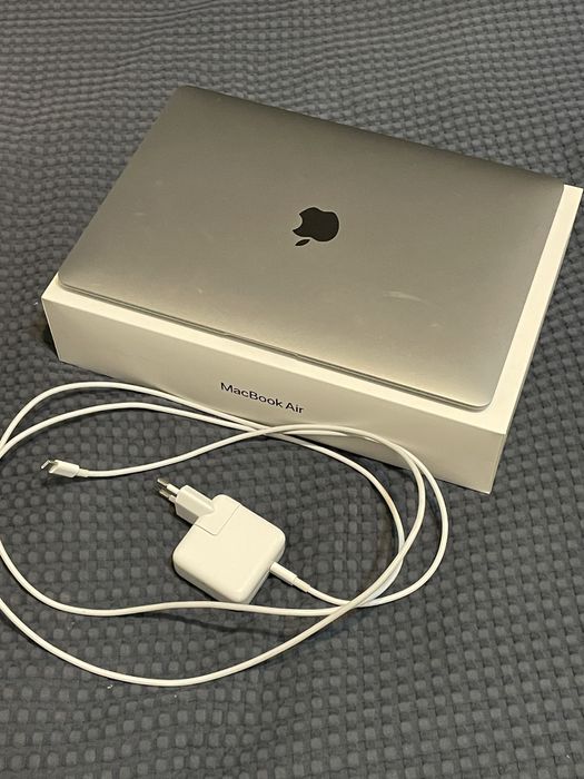 Продаю Macbook air 13 m1 8gb/256gb