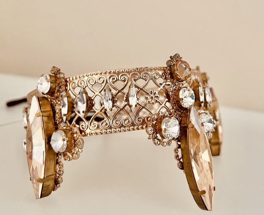 Колие/чокър с камъни