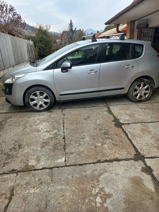 Vând peugeot 3008 unic  proprietar de fabricație 2012 motor  1560
