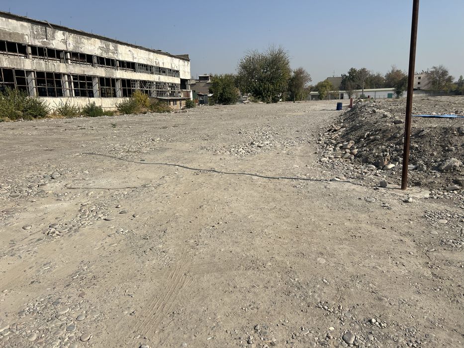 Арендага ер берамиз. Аэропорт ёнида 1.5 gektar yoki 1 gektar