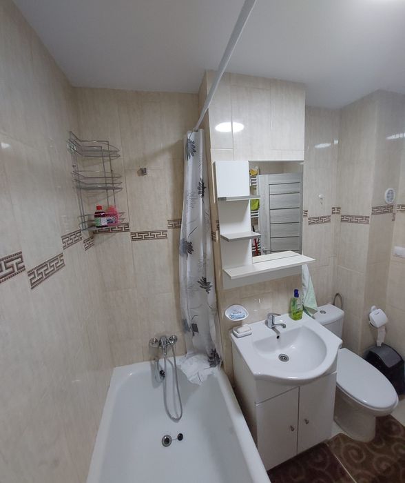 Ofer spre închiriere in regim hotelier apartament cu doua dormitoare .