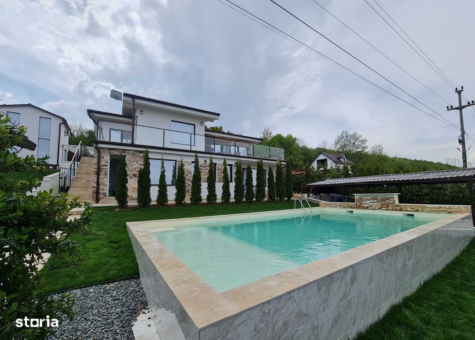 Casa in stil Victorian cu piscina, 210 mp utili + 1001 mp teren, Zona