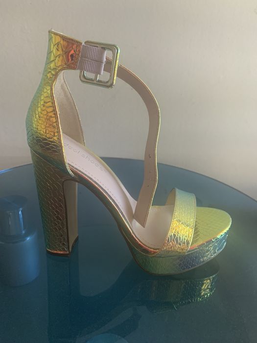 Нови сандали хамелеон