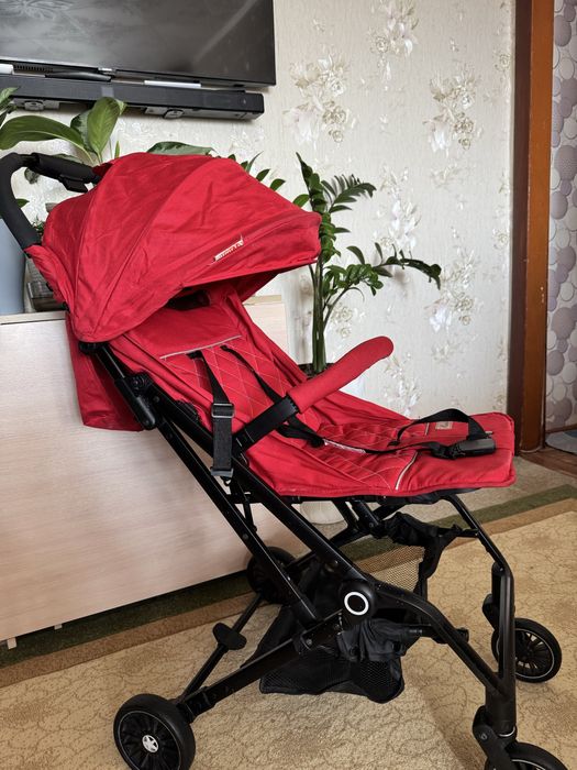 Продам прогулочную коляску