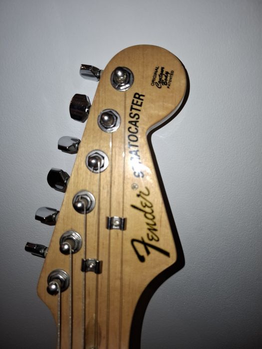 Злектрогитара Fender Stratocaster.