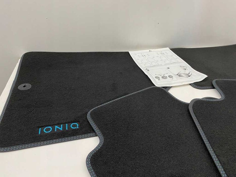 Стелки за Хюндай IONIQ Оригинални Чисто Нови Мокетни Черни
