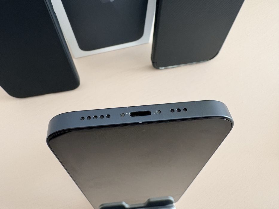 Apple iPhone 13 - 128GB, Midnight Black