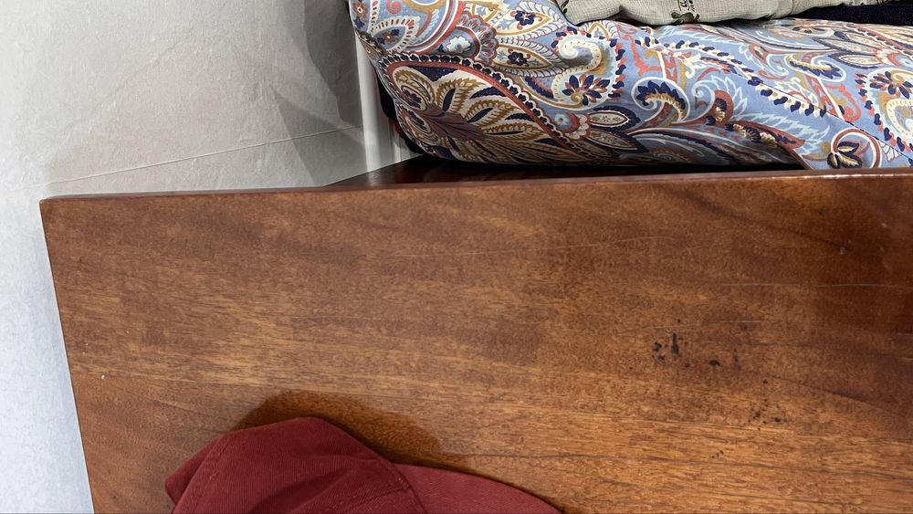 Продам     Столик