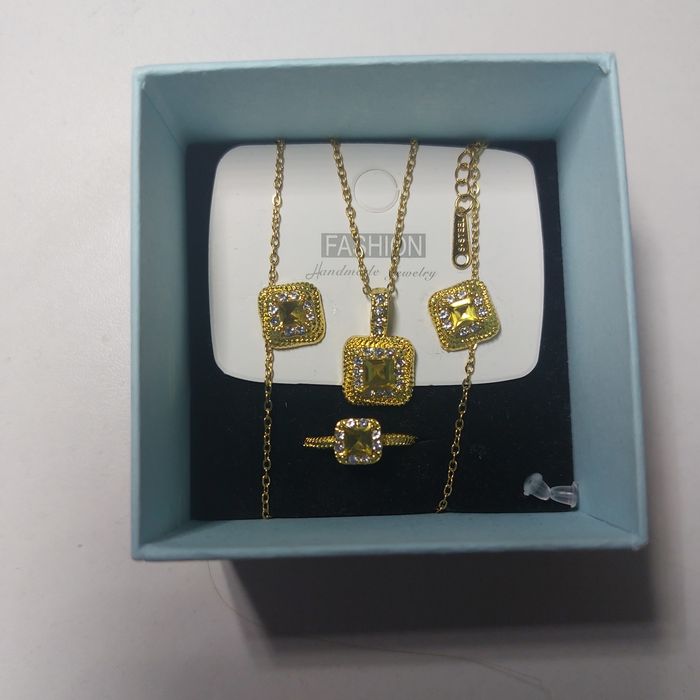 Бижутерный набор 4 в 1