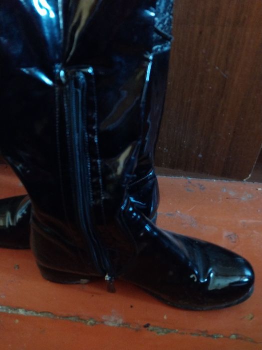 Продам новые ботфорды
