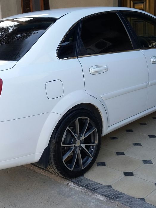 R17 saka diska sotiladi yoki abmenga