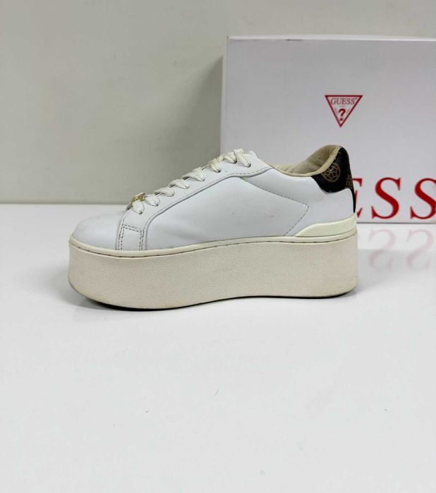 Guess Willen Platform