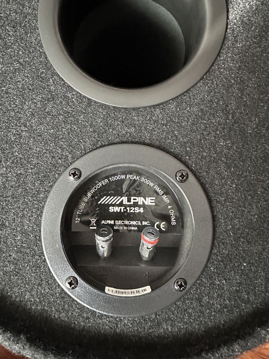 Vand statie, subwoofer, condensator ALPINE